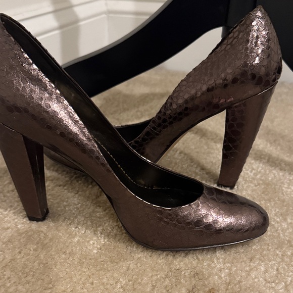 Nicole Miller Metallic Brown Heels - Picture 3 of 9
